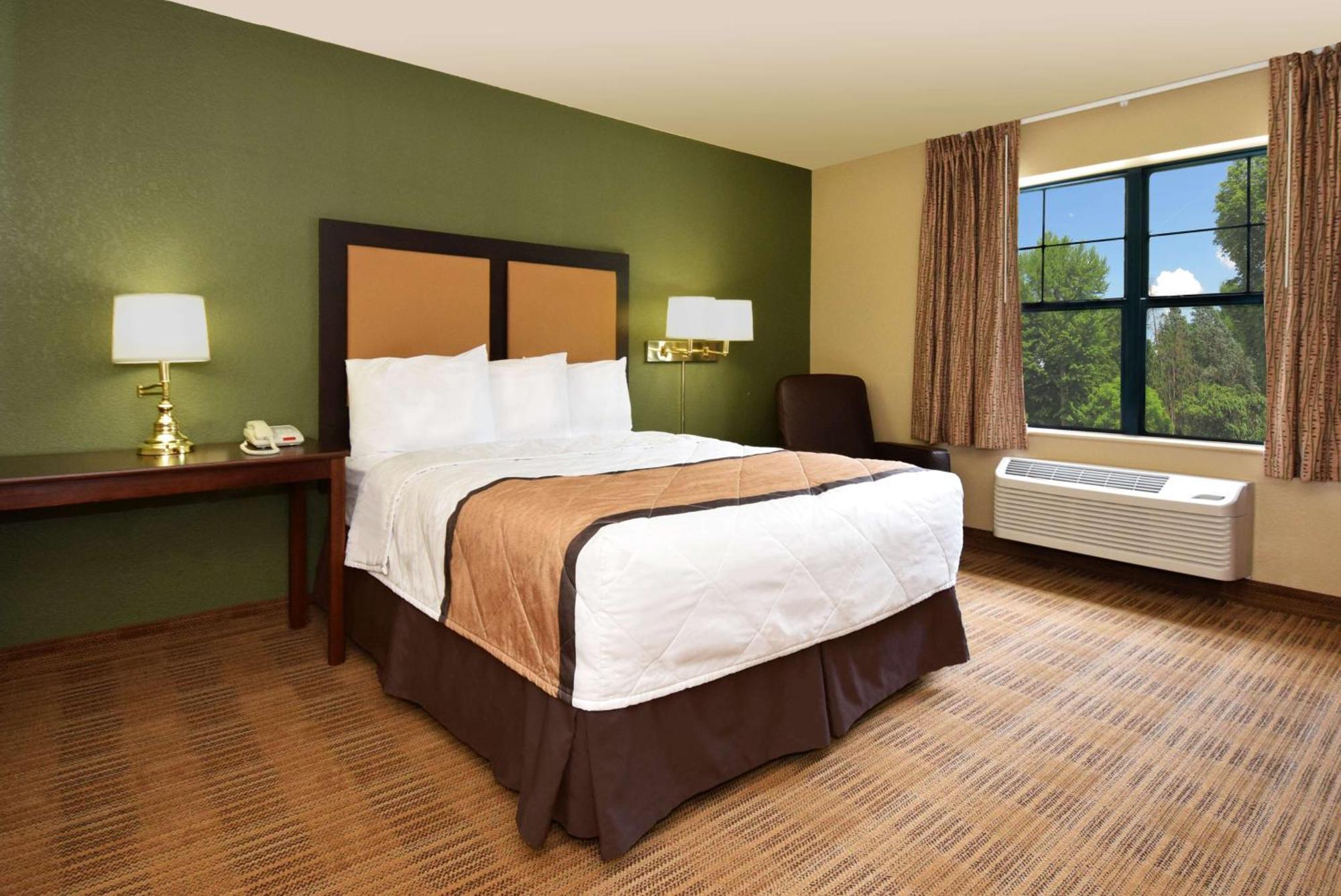 Extended America - - New Centre Drive Hotel
