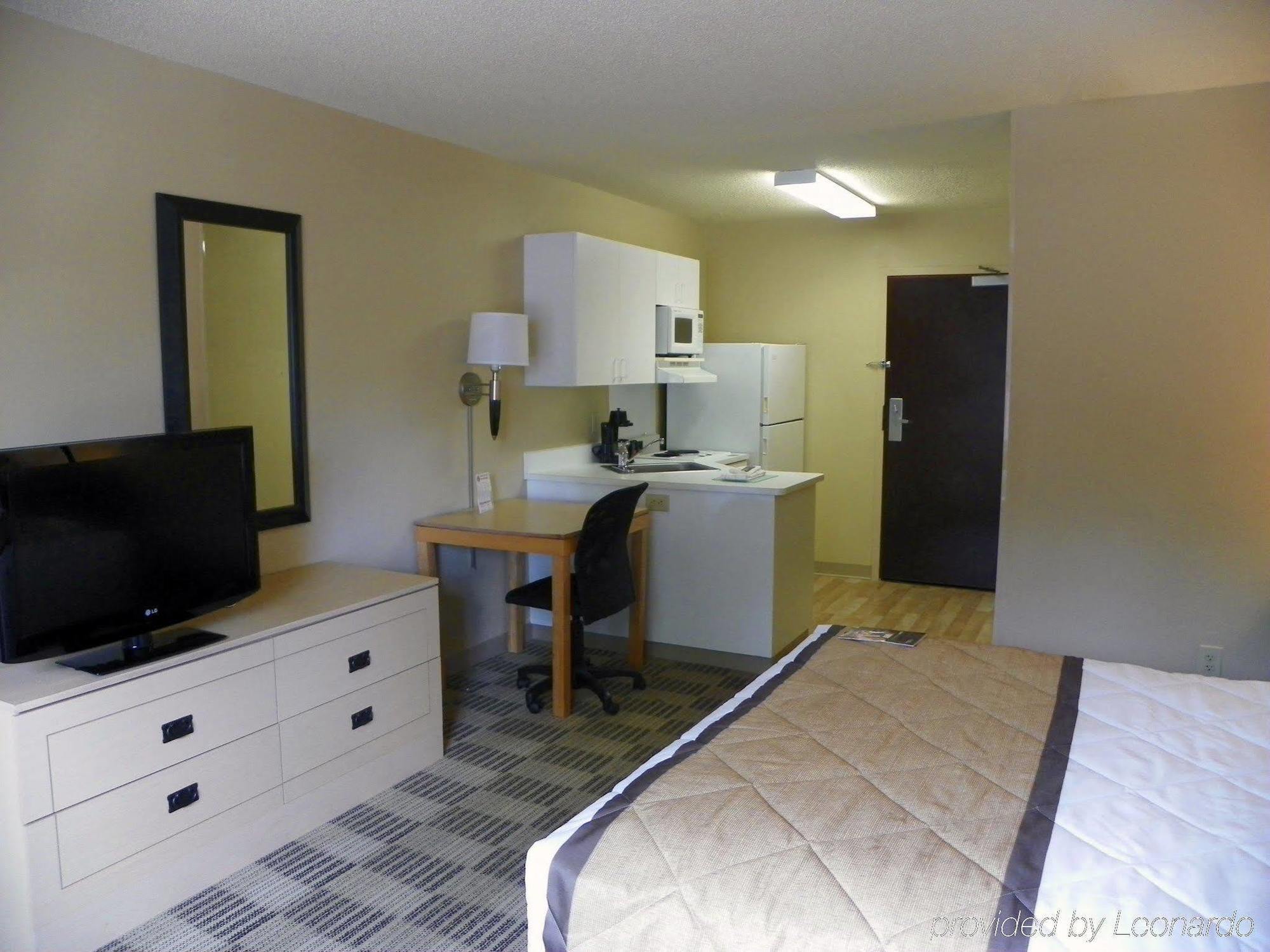 Extended America - - New Centre Drive 2* Wilmington